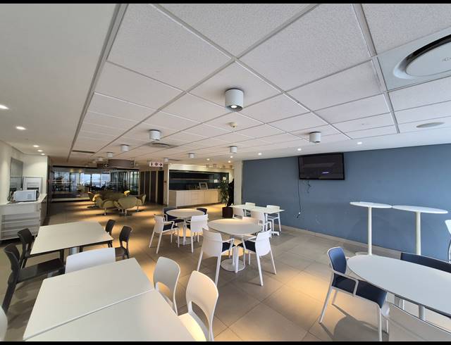 911M² OFFICE TO LET IN SANDTON CENTRAL
